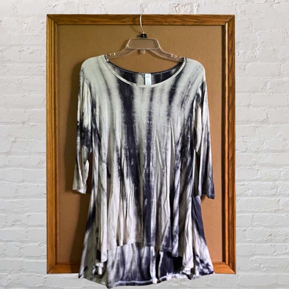 Heathmoor Black and White High Low Top Size Small - Picture 1 of 7